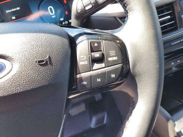 Photo of 2024 Silver Metallic Ford Escape