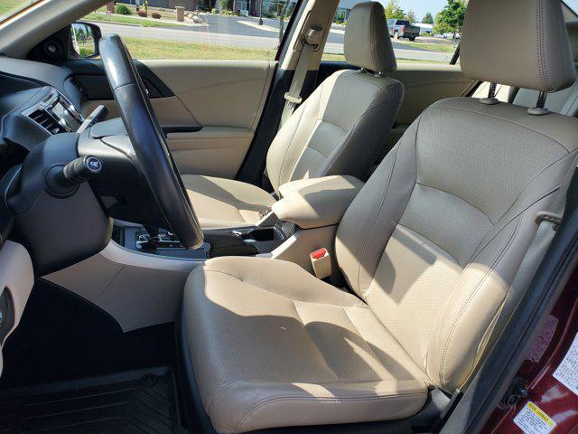 Photo of 2015 Basque Red Pearl II Honda Accord