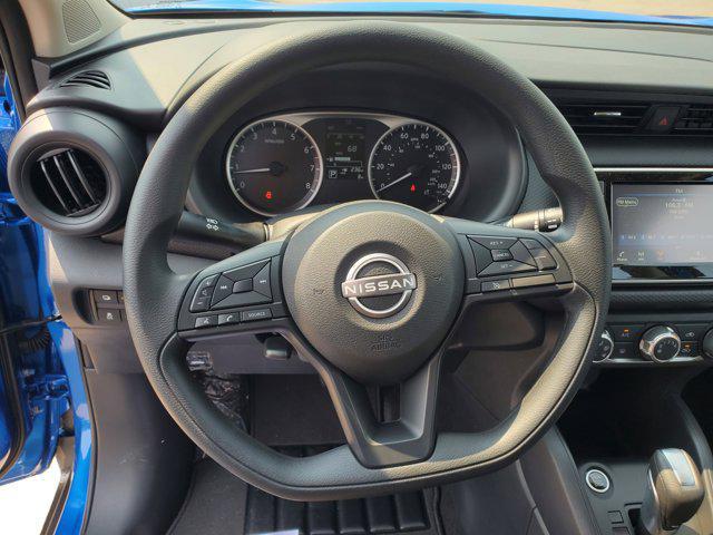Photo of 2025 Electric Blue Metallic Nissan Kicks