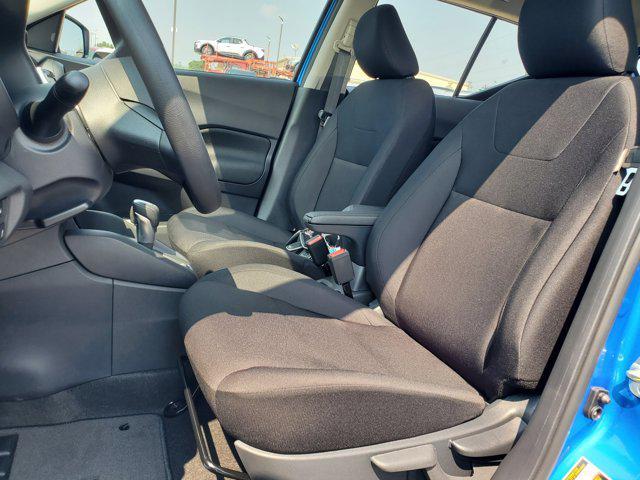 Photo of 2025 Electric Blue Metallic Nissan Kicks