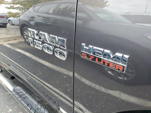 Photo of 2015 Brilliant Black Crystal Pearlcoat RAM 1500