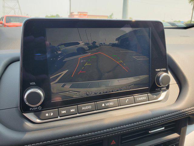 Photo of 2025 Everest White Pearl Nissan Rogue