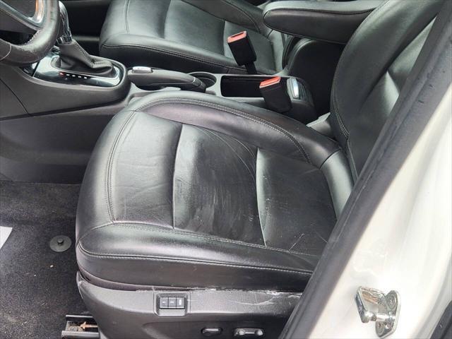 Photo of 2018 Summit White Buick Encore