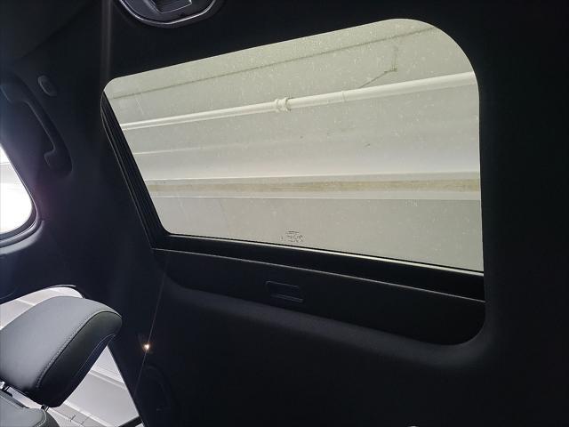 Photo of 2025 Bright White Clearcoat Jeep Grand Cherokee