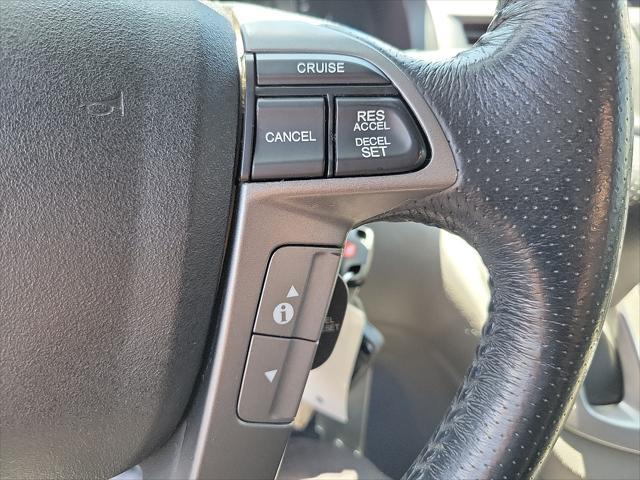 Photo of 2012 Alabaster Silver Metallic Honda Odyssey