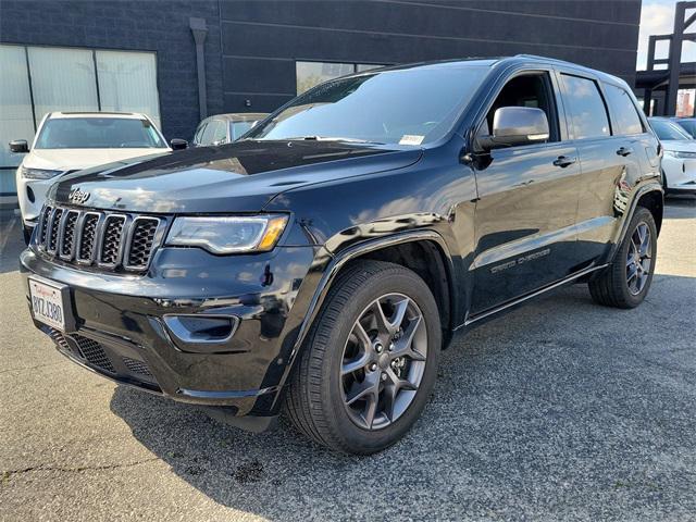 Photo of 2021 Diamond Black Crystal Pearlcoat Jeep Grand Cherokee