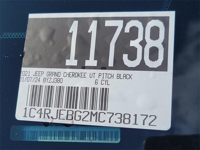 Photo of 2021 Diamond Black Crystal Pearlcoat Jeep Grand Cherokee