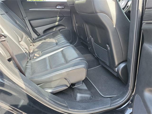 Photo of 2021 Diamond Black Crystal Pearlcoat Jeep Grand Cherokee