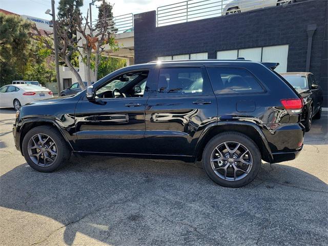 Photo of 2021 Diamond Black Crystal Pearlcoat Jeep Grand Cherokee