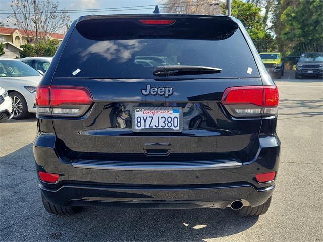 Photo of 2021 Diamond Black Crystal Pearlcoat Jeep Grand Cherokee