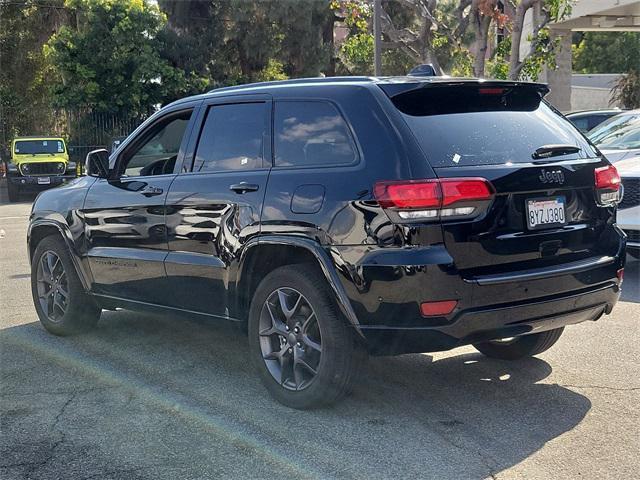 Photo of 2021 Diamond Black Crystal Pearlcoat Jeep Grand Cherokee