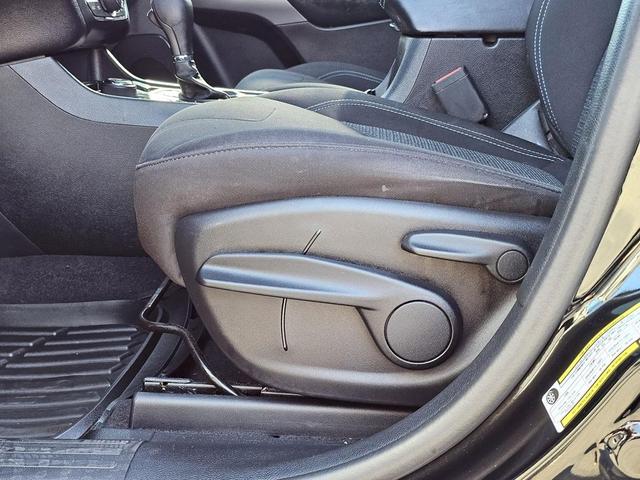 Photo of 2020 Diamond Black Crystal Pearlcoat Jeep Cherokee