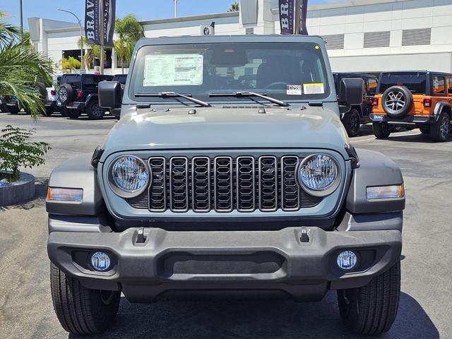 Photo of 2025 Anvil Clearcoat Jeep Wrangler