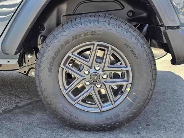 Photo of 2025 Anvil Clearcoat Jeep Wrangler