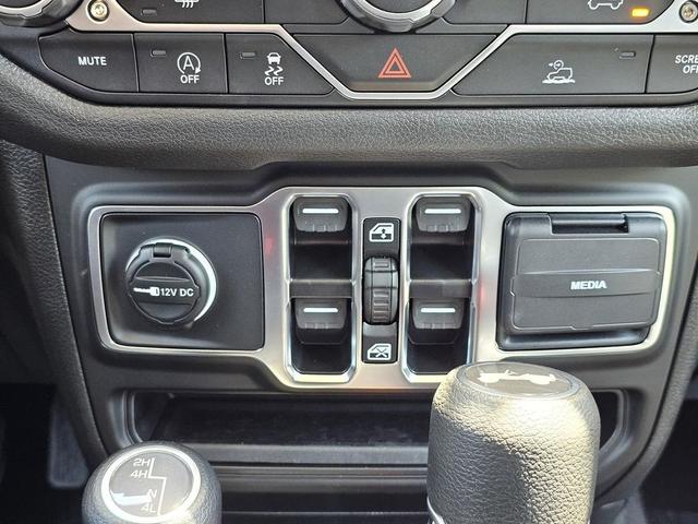 Photo of 2025 Anvil Clearcoat Jeep Wrangler