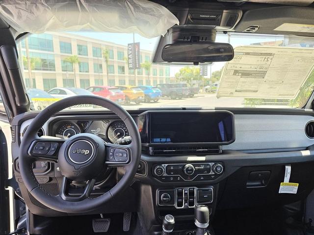 Photo of 2025 Anvil Clearcoat Jeep Wrangler