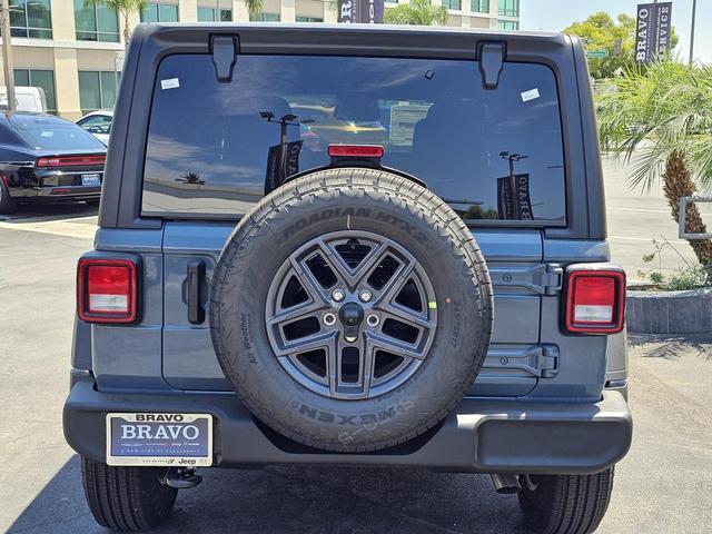 Photo of 2025 Anvil Clearcoat Jeep Wrangler