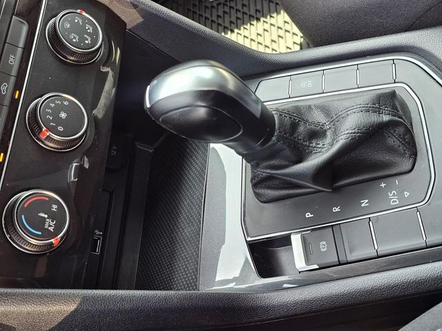 Photo of 2019 Blue Metallic Volkswagen Tiguan
