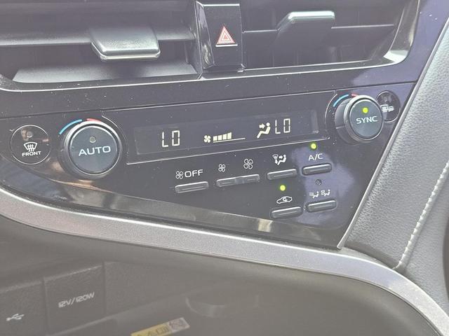 Photo of 2024 Ice Cap Toyota Camry Hybrid
