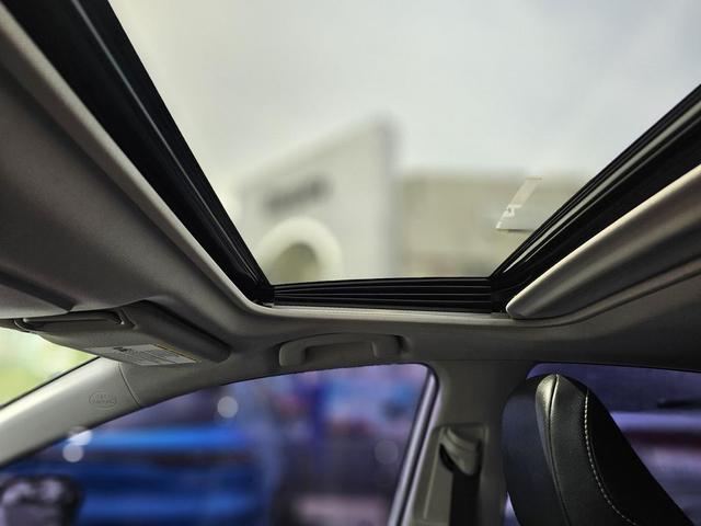 Photo of 2024 Ice Cap Toyota Camry Hybrid