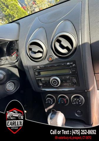 Photo of 2013 Pearl White Nissan Rogue