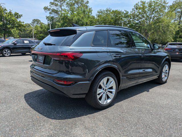 Photo of 2025 Manhattan Gray Metallic Audi Q6 e-tron