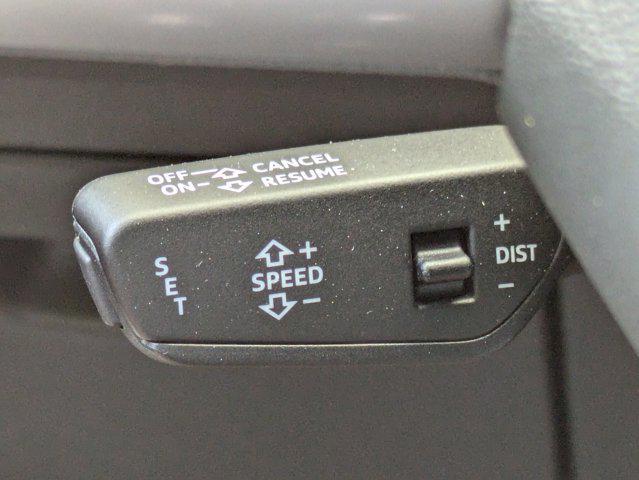 Photo of 2025 Manhattan Gray Metallic Audi Q6 e-tron
