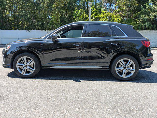 Photo of 2022 Black Metallic Audi Q3