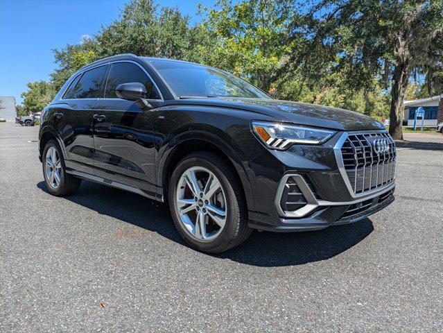 Photo of 2022 Black Metallic Audi Q3