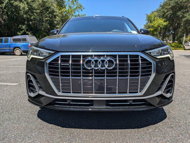 Photo of 2022 Black Metallic Audi Q3