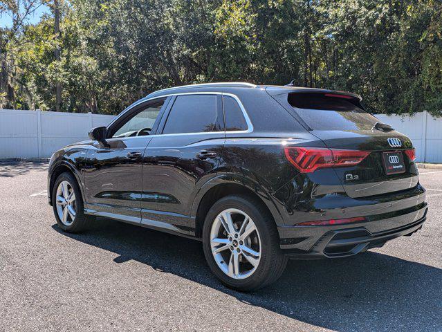 Photo of 2022 Black Metallic Audi Q3