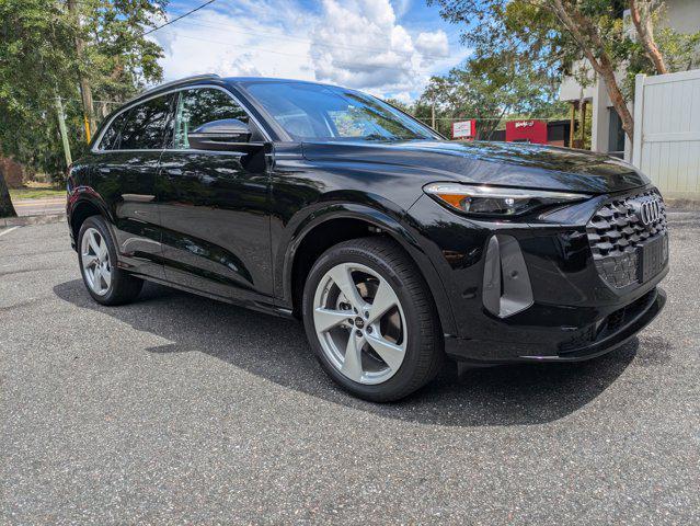 Photo of 2025 Mythos Black Metallic Audi Q5
