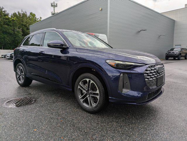 Photo of 2025 Navarra Blue Metallic Audi Q5