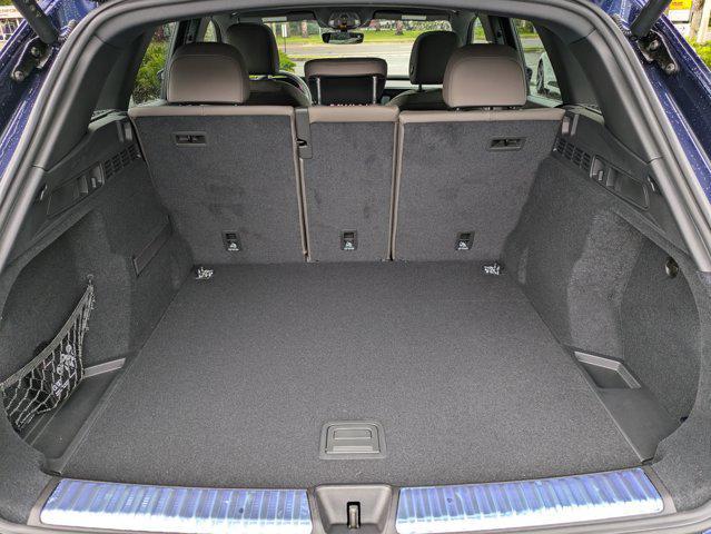 Photo of 2025 Navarra Blue Metallic Audi Q5