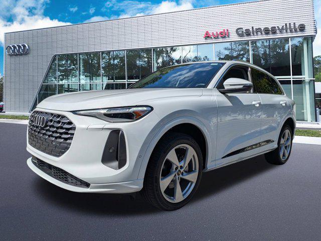 Photo of 2025 Glacier White Metallic Audi Q5