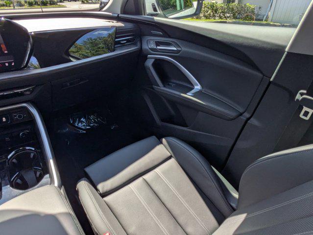 Photo of 2025 Glacier White Metallic Audi Q5