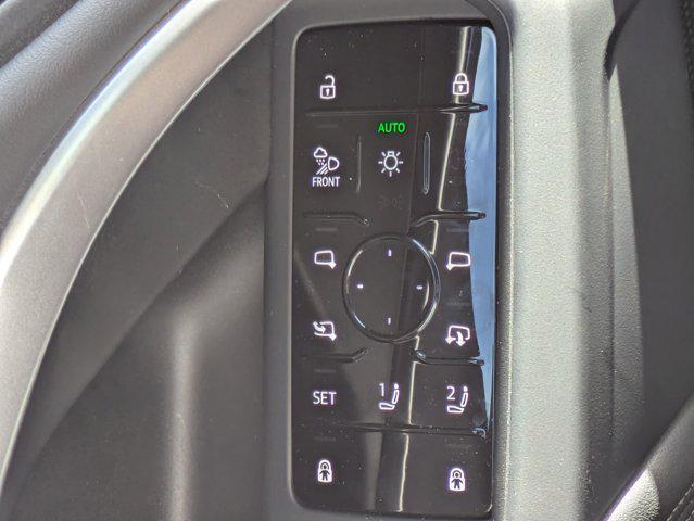 Photo of 2025 Glacier White Metallic Audi Q5