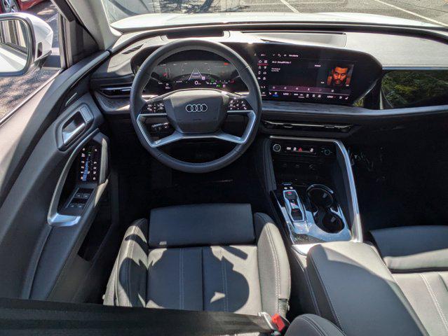 Photo of 2025 Glacier White Metallic Audi Q5