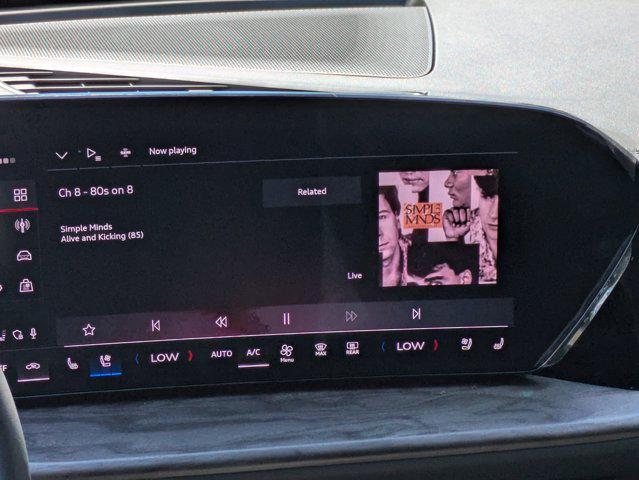 Photo of 2025 Glacier White Metallic Audi Q5