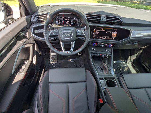 Photo of 2025 Glacier White Metallic Audi Q3