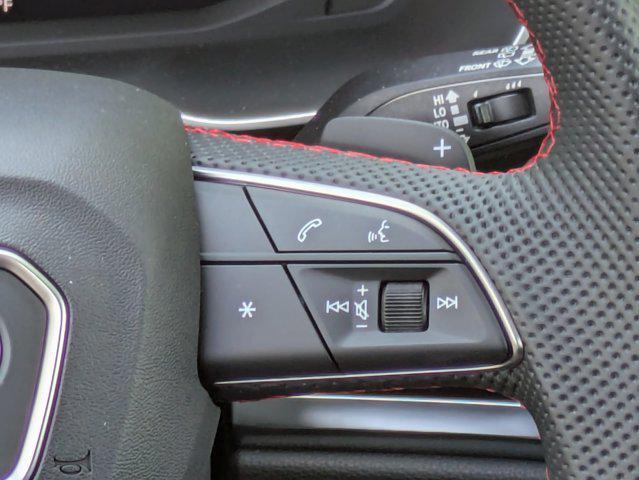 Photo of 2025 Glacier White Metallic Audi Q3