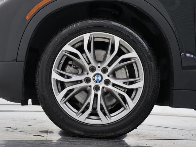 Photo of 2019 Black Sapphire Metallic BMW X2
