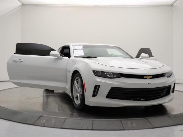 Photo of 2017 Summit White Chevrolet Camaro