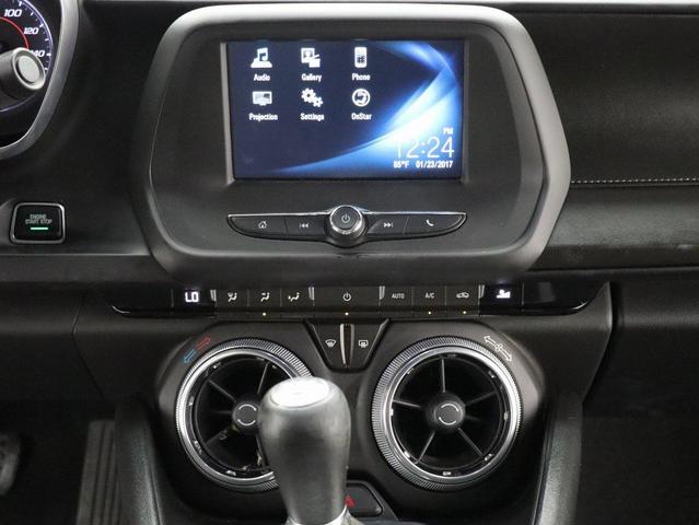 Photo of 2017 Summit White Chevrolet Camaro