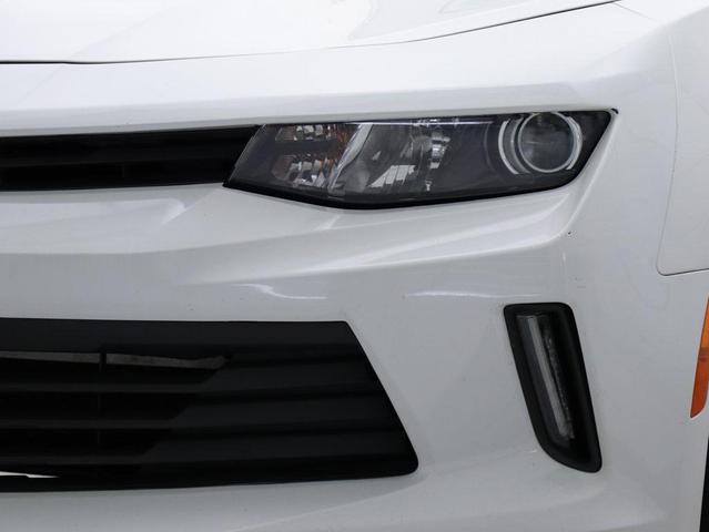 Photo of 2017 Summit White Chevrolet Camaro