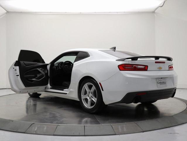 Photo of 2017 Summit White Chevrolet Camaro