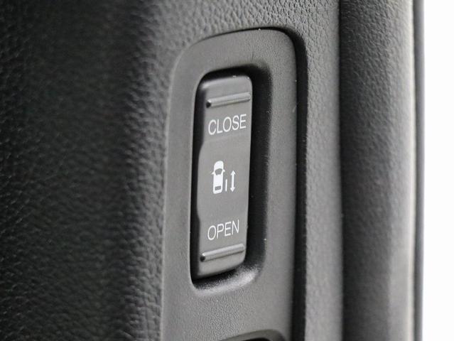 Photo of 2019 White Diamond Pearl Honda Odyssey