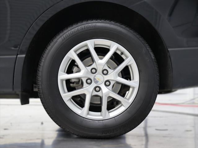 Photo of 2023 Mosaic Black Metallic Chevrolet Equinox