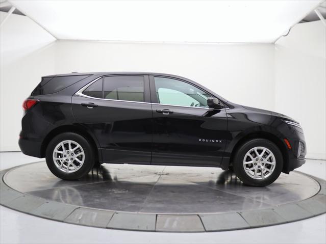 Photo of 2023 Mosaic Black Metallic Chevrolet Equinox