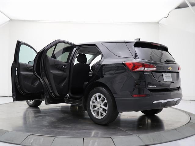 Photo of 2023 Mosaic Black Metallic Chevrolet Equinox